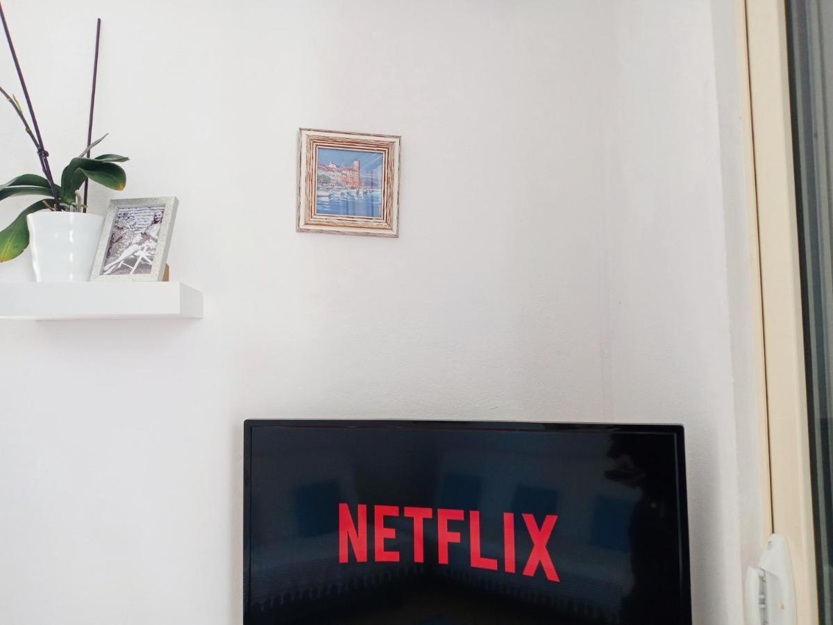Kristi Apartment 2 Min To Sea Netflix & Espresso Station Саранда Экстерьер фото